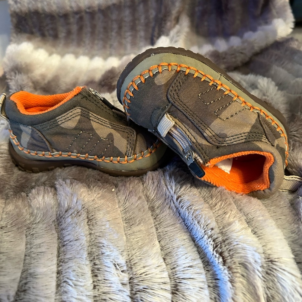 Baby Gap camouflage and orange zip shoe infant size 3. White old navy 3-6 mos